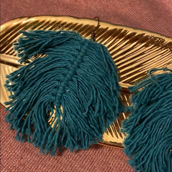 Teal macrome fishhook earrings - Picture 2 of 2